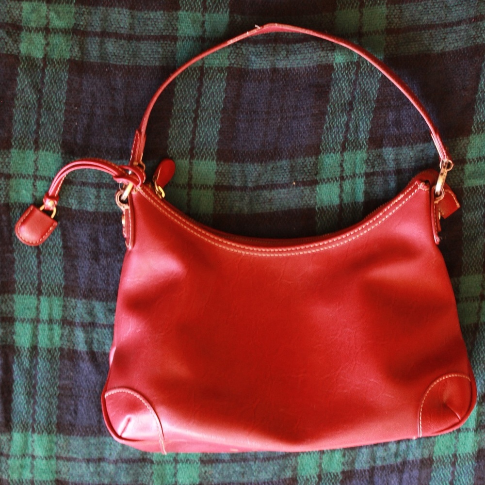 Liz Claiborne / red shoulder bag